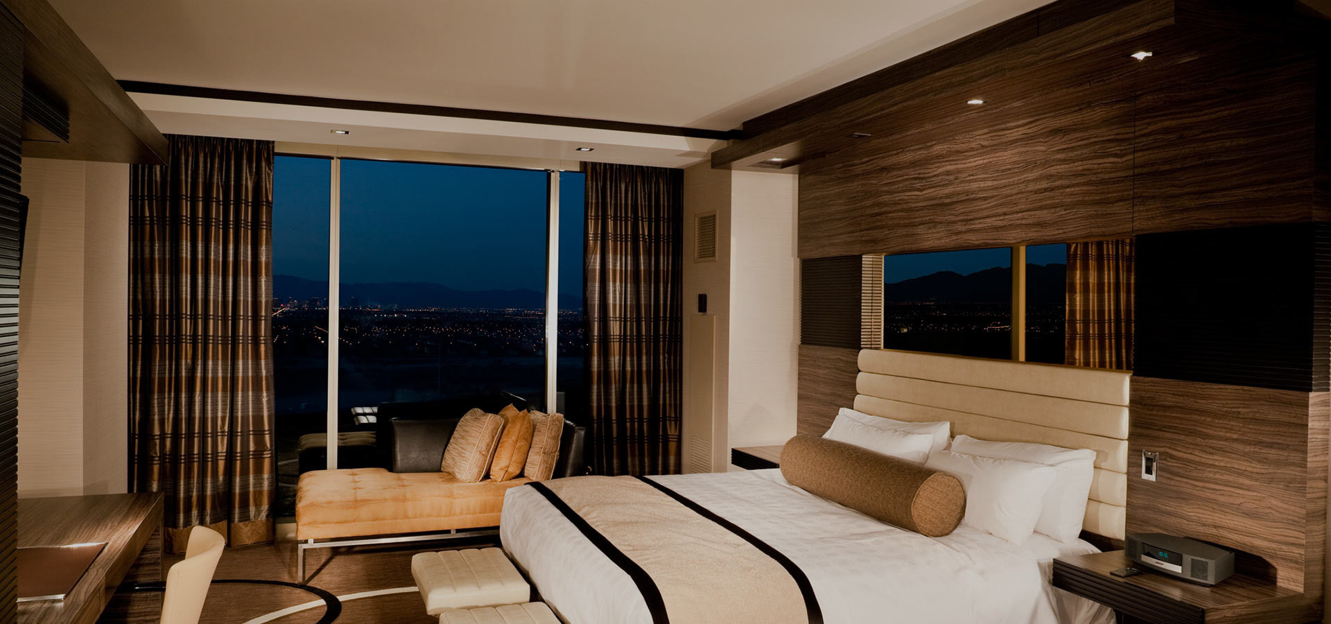#htmlcaption1 Luxury room </br><span>&</span> elegant